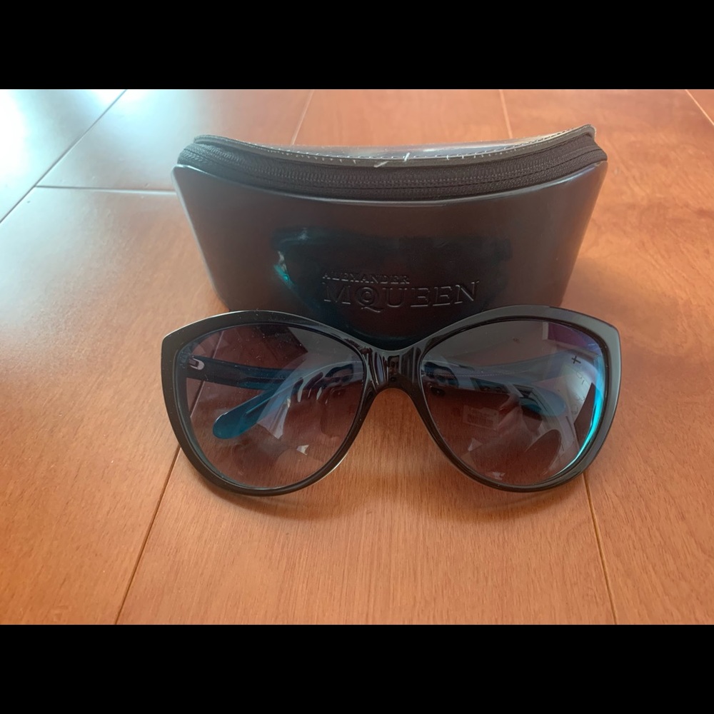 Alexander Mcqueen Cat-eye Sunglasses